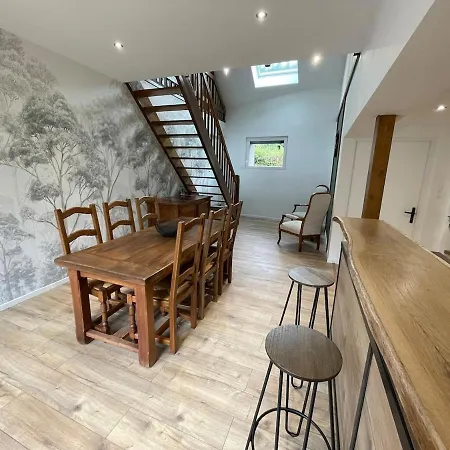 Cezembre Holiday home La Houssiere